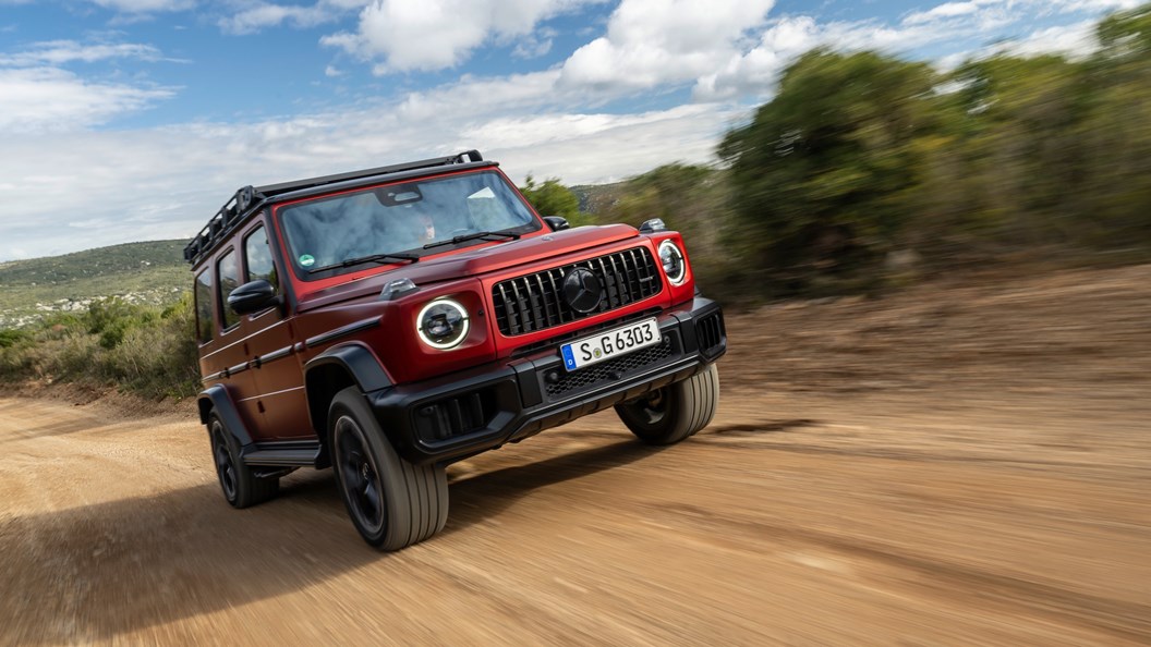 Обзор Mercedes-AMG G63 (2024): горячий полноприводный автомобиль на дороге и бездорожье