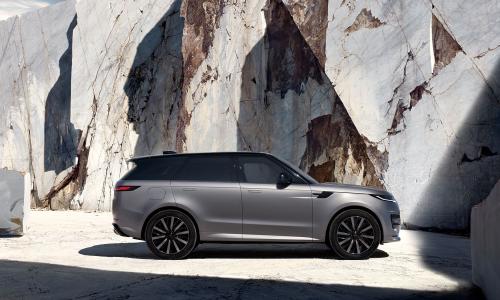 Представлен Range Rover Sport Electric: 550 л.с., 600 км запаса хода и активные стабилизаторы