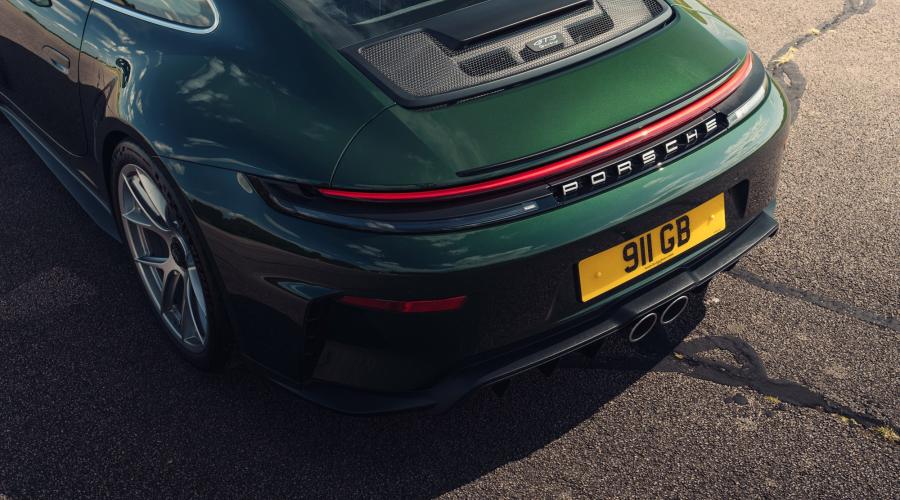 Porsche меняет стратегию: суперкар над 911, больше версий 911 и бензиновый Macan