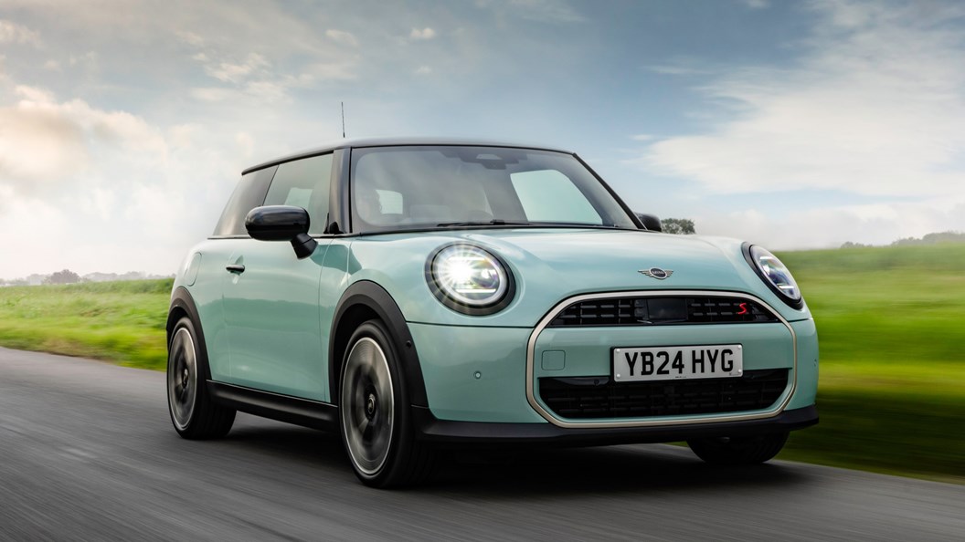 Обзор Mini Cooper (2024): бензиновый хэтч радует как никогда